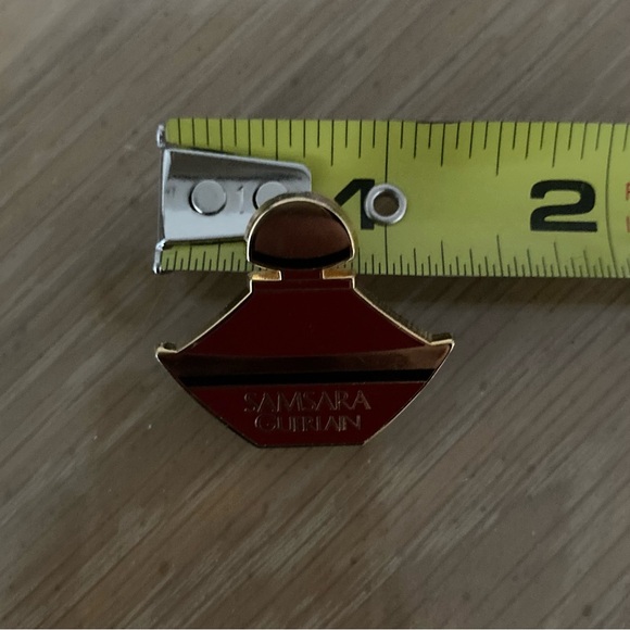 Vintage Samsara by Guerlain Brooch Pin Gold Tone/Enameled 
NEW in package. - Picture 13 of 14